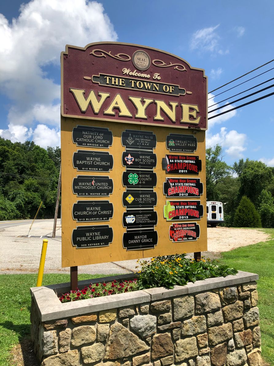 Welcome to Wayne CEOS Sign Entrance to Wayne - from South